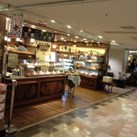 Photo taken at Boulangerie La Terre by Shiro Y. on 5/3/2012