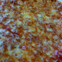 Foto tirada no(a) Pappone&#39;s Pizzeria por Sam K. em 2/3/2012