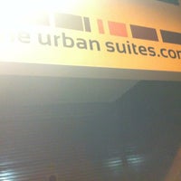 Das Foto wurde bei The Urban Suites von Raúl M. am 3/23/2012 aufgenommen