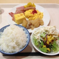 Photo taken at BlueWave Inn Sapporo by さとう on 3/17/2012