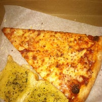 3/3/2012 tarihinde Jay S.ziyaretçi tarafından Grand Street Pizza'de çekilen fotoğraf