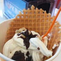 Photo taken at Orange Leaf Frozen Yogurt by 💢💢Mayor Ry🍎ner💢💢 on 5/26/2012
