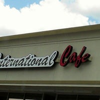 รูปภาพถ่ายที่ International Cafe โดย Manny E. เมื่อ 6/8/2012