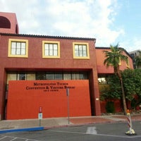 Foto diambil di Visit Tucson &amp;amp; Tucson Visitor Center oleh Laurie J. W. pada 8/28/2012