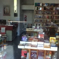 Photo taken at Libreria La Comarca by Hache Jota G. on 4/8/2012