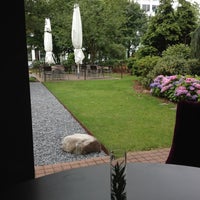 7/20/2012 tarihinde Артем Г.ziyaretçi tarafından Arnold&#39;s Grill &amp; Garden'de çekilen fotoğraf