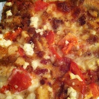 Das Foto wurde bei Vincent&amp;#39;s Pizza von Luigi C. am 8/26/2012 aufgenommen