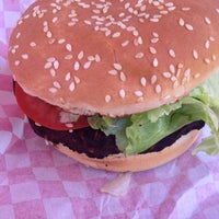 Photo taken at Down Town Burgers by Yuuka on 8/3/2012
