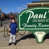 Foto tirada no(a) Paul&amp;#39;s on Main Street por Heidi J. em 2/5/2012