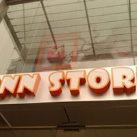 Foto tirada no(a) Ann Store por Ku em 3/15/2012