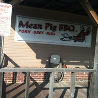 รูปภาพถ่ายที่ The Mean Pig BBQ โดย Joe B. เมื่อ 7/4/2012