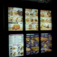 Photo taken at Taco Bell by Victor H. on 8/18/2012