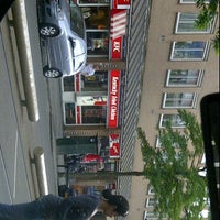 รูปภาพถ่ายที่ KFC โดย Runja เมื่อ 6/19/2012