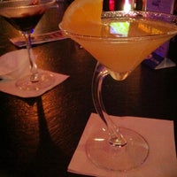 Foto scattata a JoJo&amp;#39;s Martini Lounge da kaytie &amp;. il 8/7/2012