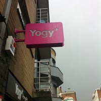 รูปภาพถ่ายที่ Yogy* โดย G D. เมื่อ 6/12/2012