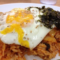 Photo taken at Muhan Dojeon Korean Restaurant by Chin Leong on 4/26/2012