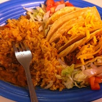 รูปภาพถ่ายที่ Montelongo&amp;#39;s Mexican Restaurant โดย Kiana D. เมื่อ 5/12/2012