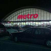 Foto tirada no(a) Metro por Robin C. em 4/13/2012