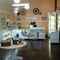 Photo taken at Shelbyville Sweet Shop by William G. on 7/12/2012