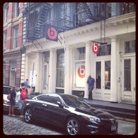 Photo taken at Beats By Dre Store by Rodney Antonio R. on 7/7/2012