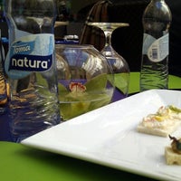 Das Foto wurde bei Flowers restaurant &amp;amp; wine bar von Matej am 3/28/2012 aufgenommen