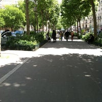 Photo taken at Boulevard de Belleville by Philippe D. on 6/14/2012