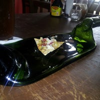 Photo taken at Buruz Pizza &amp;amp; Vino by Artheriz R. on 8/1/2012