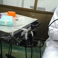 Photo taken at Faculdade de Odontologia by Tere C. on 6/13/2012