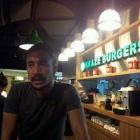 Photo taken at Kraze Burgers by Fahmi I. on 4/16/2012