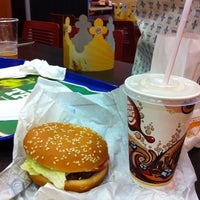 Photo taken at Burger King by Miho on 8/4/2012