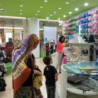 Crocs gandaria city outlet