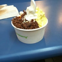 Photo taken at Pinkberry by Jasmine Y. on 7/7/2012