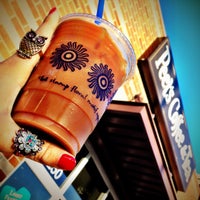 Снимок сделан в Peet&amp;#39;s Coffee &amp;amp; Tea пользователем Joy M. 8/2/2012
