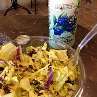3/13/2012 tarihinde Cirilo R.ziyaretçi tarafından Giardino Gourmet Salads'de çekilen fotoğraf