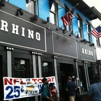 รูปภาพถ่ายที่ Rhino Bar and Pumphouse โดย Boston Chris C. เมื่อ 9/9/2012
