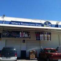 รูปภาพถ่ายที่ Restaurant Depot โดย Paul C. เมื่อ 4/16/2012