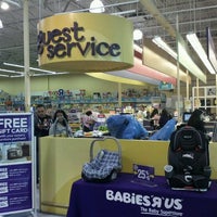 Photo taken at Babies R Us by Arturo P. on 2/6/2012