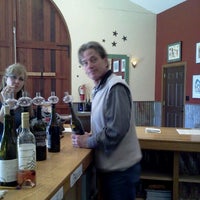 Foto tirada no(a) Hearthstone Vineyard and Winery por Teresa Z. em 5/27/2012