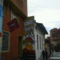 Foto diambil di Bogota Bike Tours oleh Frederick F. pada 5/5/2012