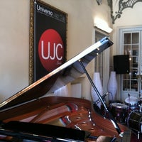 Снимок сделан в Universo Jazz Club пользователем Marianna M. 3/24/2012