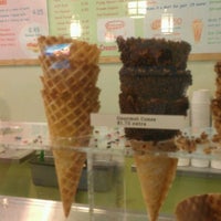 Photo taken at Pagoto Organic Ice Cream by Holden on 8/12/2012