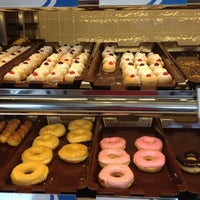 Photo taken at Mister Donut @  ปั๊มน้ำมันบางจาก by Por Pla S. on 5/23/2012