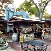รูปภาพถ่ายที่ The Grey Moss Inn Restaurant โดย Kristen F. เมื่อ 7/4/2012