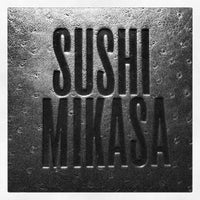 Foto tirada no(a) Sushi MiKasa por Maria F. em 5/17/2012