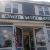 Das Foto wurde bei Water Street Cafe von Terry Y. am 6/19/2012 aufgenommen