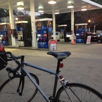 Foto scattata a Metro Motor Georgetown Exxon da Aaron B. il 7/3/2012