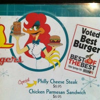 Снимок сделан в Woody&amp;#39;s Burgers &amp;amp; Beer пользователем Jim B. 8/20/2012