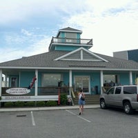 รูปภาพถ่ายที่ Topsail Island Trading Company โดย Robert M. เมื่อ 5/4/2012