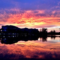 รูปภาพถ่ายที่ Lake Eve Resort โดย Melvyn B. เมื่อ 8/13/2012