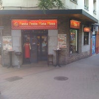 Foto tirada no(a) Pasta Pesto Pizza por Mazen M. em 6/24/2012